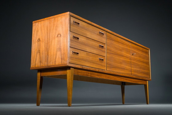 Image 1 of Buffet vintage en noyer, 1960