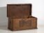 Coffre ancien avec motifs floraux gravés (c.1850) #14 – Commodes, Rustic (photo 15 of 40)