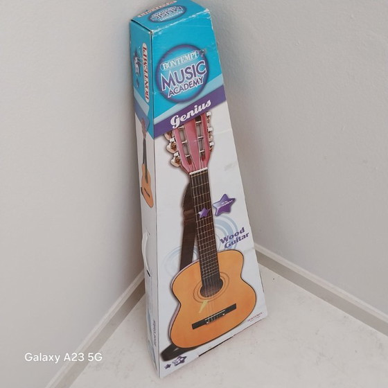 Image 1 of Chitarra in legno Bontempi – Il regalo perfetto per un giovane talento Julklapp,regalo di Natale
