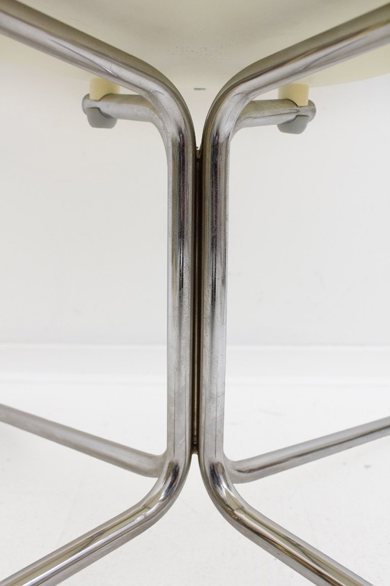 Image 1 of Poltrona vintage So Happy color crema Marco Maran con rivestimento rosso