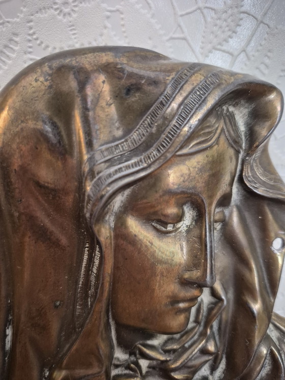 Image 1 of Vintage gestileerde bronzen wand plaquette Maagd Maria 