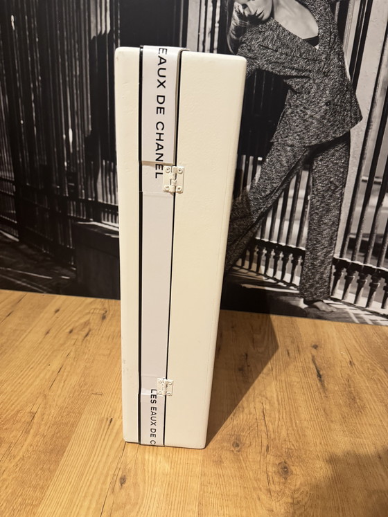 Image 1 of Estuche de presentación de Chanel Waters