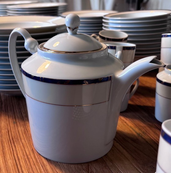 Image 1 of Service de table Guy Degrenne. 117 pièces, complet. Porcelaine de Limoges. Neuf.