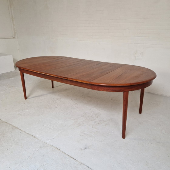 Image 1 of Tavolo da pranzo dal design danese vintage