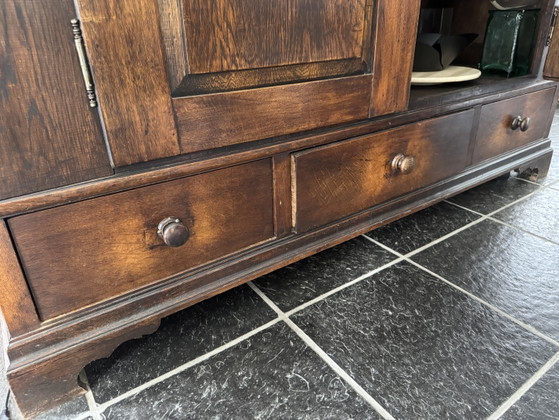 Wunderschöner antiker Schrank – Schränke, Metal, Wood (photo 5 of 6)
