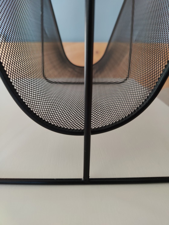 Image 1 of Schwarzes Metall-Rednerpult, wahrscheinlich tomado