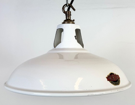 Image 1 of Industriële witte geëmailleerde fabriekshanglamp van Thorlux, jaren 60
