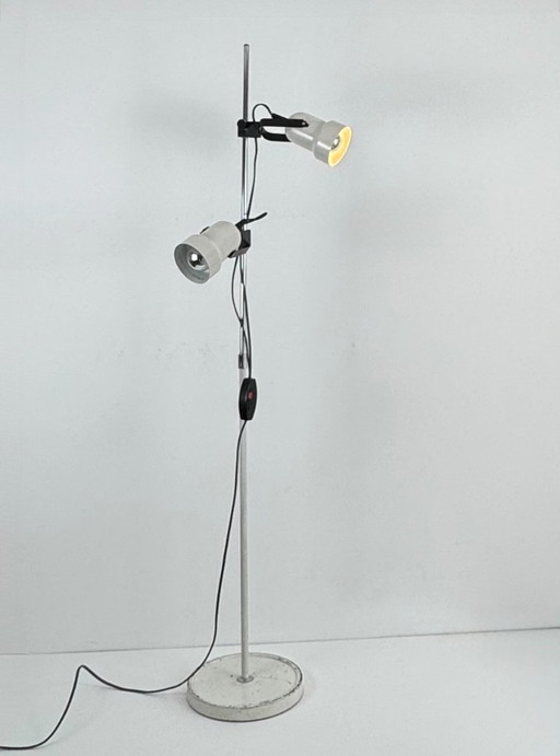 Verstellbare Vintage-Stehlampe, mattweiß lackiertes Metall und Chrom, Frankreich, 1970