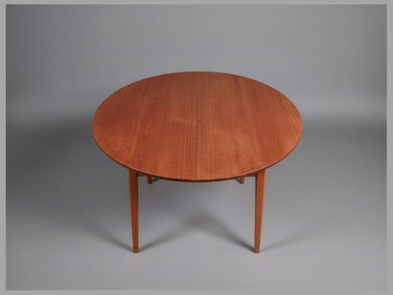 Image 1 of Round Scandinavian Teak Dining Table – Mid-Century 1960s