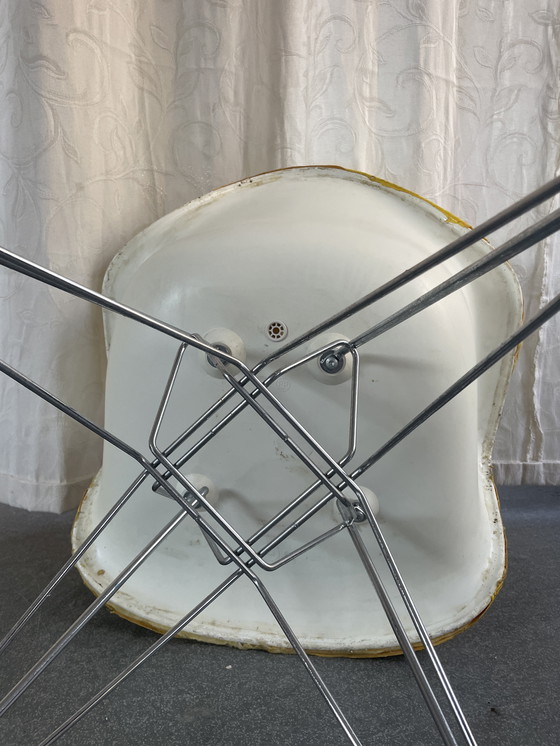 Image 1 of Fauteuil Eames en plastique Vitra (DAR)