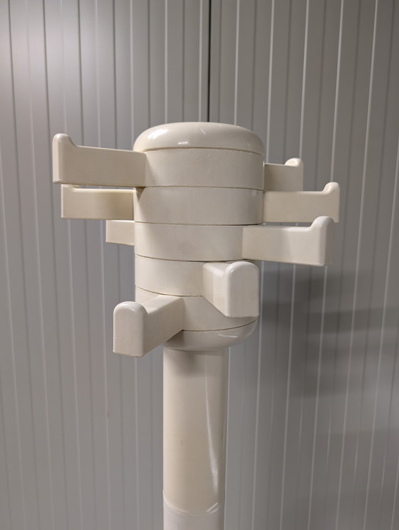 Myers 2000 standing coat rack designed by M. Myers & Son in the 1970s. – Meyers 2000, Plastic (photo 2 of 10)