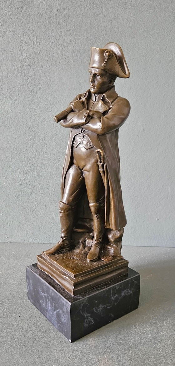 Image 1 of Una statua in bronzo patinato di Napoleone