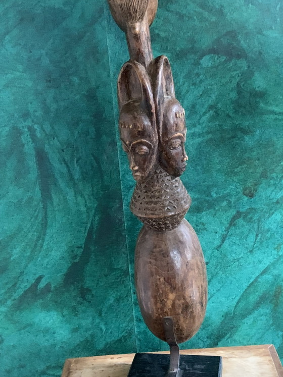 Rare Baoulé Ceremonial Spoon - Triple Figure. Acquired in Dakar, 1980s - 73 cm – Sculpture, Wood (photo 10 of 13)