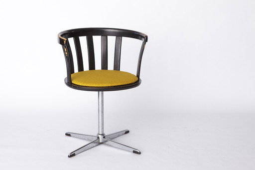 Paar Vintage-Drehstühle – Deutsches Design der 1970er – Schwarz lackierte Buche &amp; Chrom – Gelbe Polsterung – Restauriert Mit