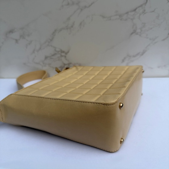 Sac a bandouliere Chanel Chocolate Bar en agneau beige – Sacs a bandouliere, Vintage (photo 8 of 12)