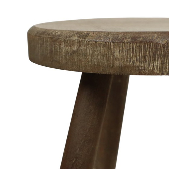 Image 1 of Alter rustikaler Dreibeinhocker