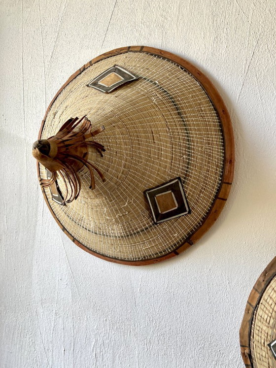 Duo de chapeaux traditionnels Peuls (Tingandé), Afrique de l'Ouest – Décorations murales, Rattan (photo 4 of 16)