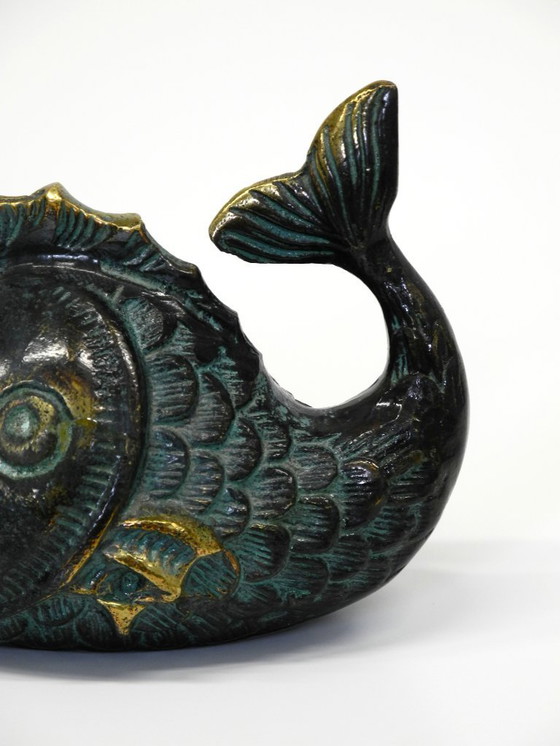 Image 1 of Beautiful Mid Century bronze table or hand ashtray by Walter Bosse in the shape of a fish