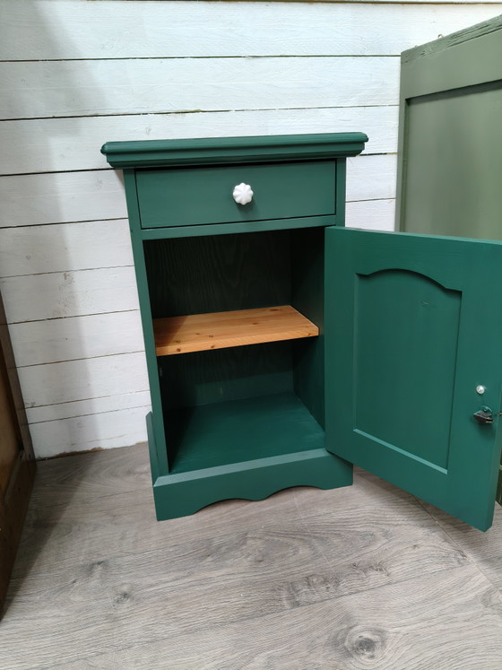 Image 1 of Nachtkastje 'groen'