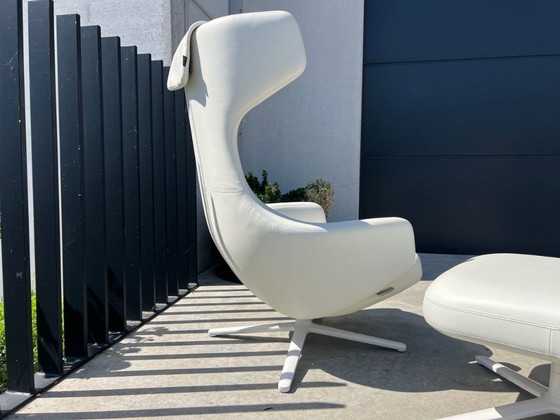 Image 1 of Vitra Grand repos met ottoman