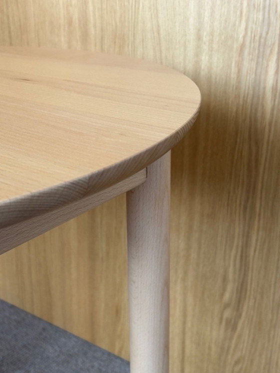 Image 1 of DUM round table