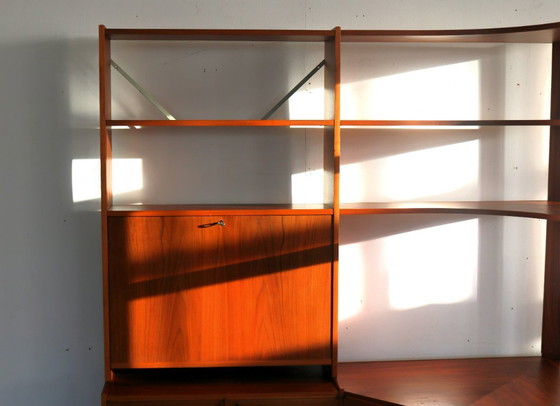 Image 1 of Mobiletto da parete/mobiletto angolare svedese d'epoca