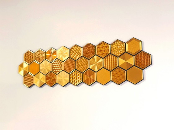 Image 1 of Gouden honingraat wanddecoratie | Hexagonale geometrische decoratie | Moderne wandsculptuur