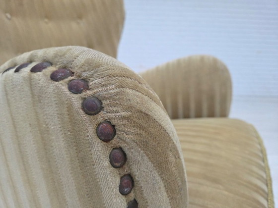 Image 1 of Dänischer Sessel aus den 1960er Jahren, hellgrüner Möbelveloursbezug, Buchenholz.