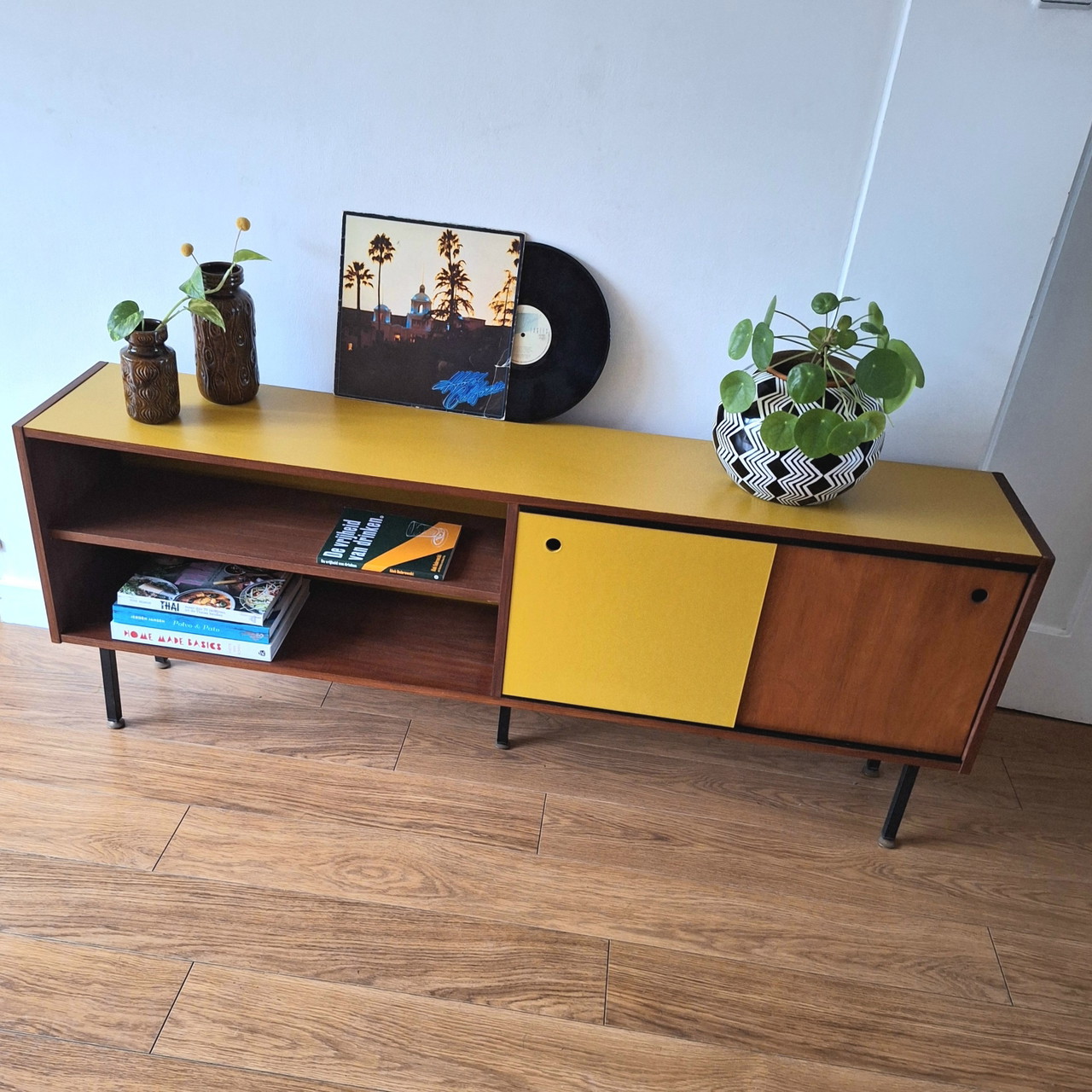 vintage dressoir