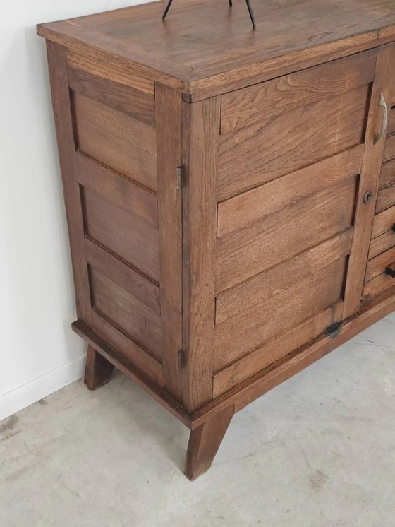 Buffet en chêne de René Gabriel, période de reconstruction 1950. – Armoires de rangement, Wood, Design (photo 9 of 30)