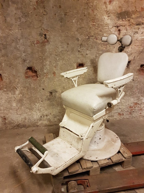Image 1 of Unique old dentist's chair from the 1920s and 1930s