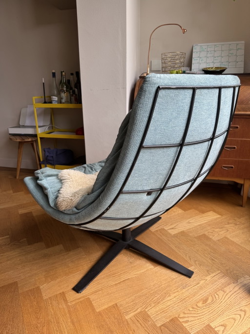 Lovely swivel chair