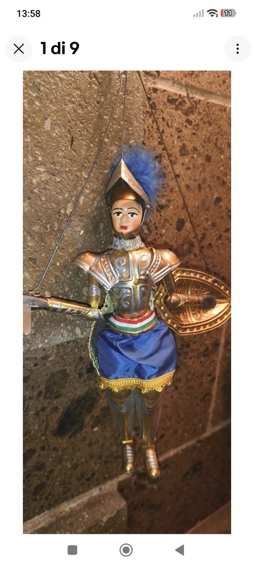 Armure de cérémonie vintage Angelica Sicilian Pupo 30cm – decoratieve objecten, Metal, Textile