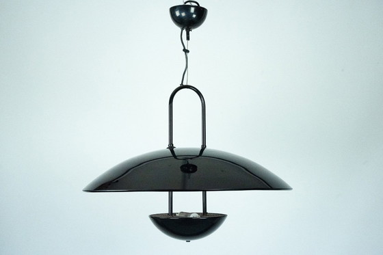 Image 1 of Lampada a sospensione nera vintage anni '90 con paralume in vetro. Italia