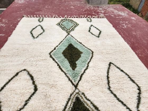 Image 1 of Handcrafted Beni Ouarain Moroccan Rug 300x202cm – Premium Wool Berber Carpet – Ivory with Green Diamond Geometric Design
