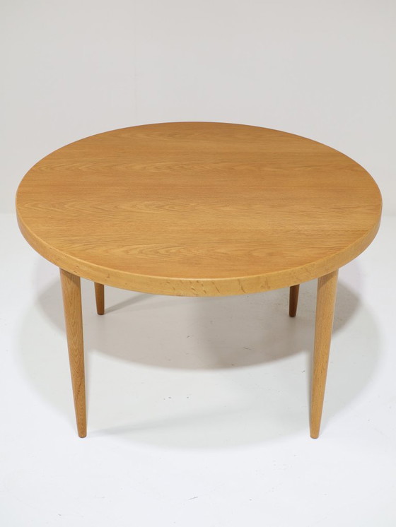 Image 1 of Extendable round dining table oak Danish