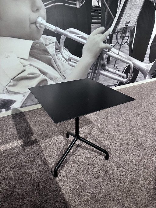 Zwarte vierkante tafel