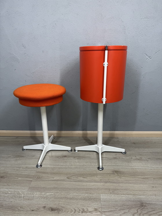 Image 1 of Tocador retro de la era espacial con taburete – Diseño Bremshey – Años 70