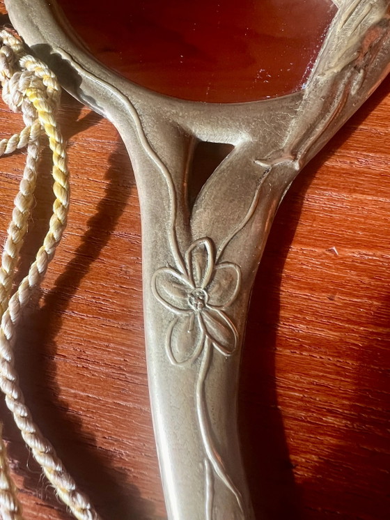 Originele Art Nouveau Messing Handspiegel circa 1915 – Velvet, Brass (photo 5 of 6)
