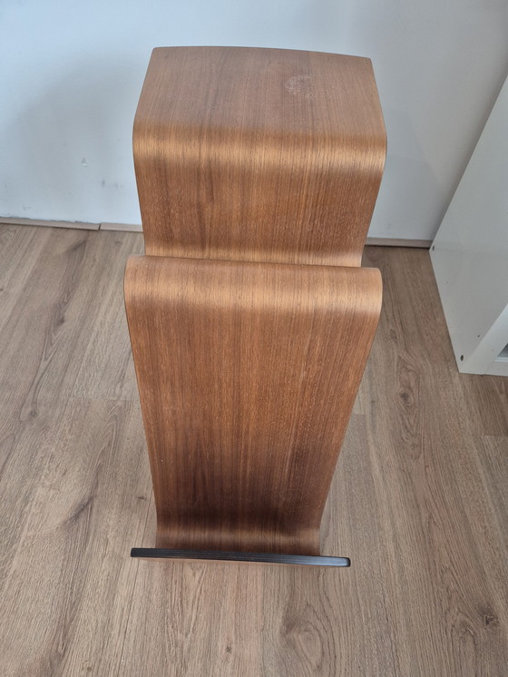 Image 1 of Conform Funco bijzettafel in walnootfineer en RVS onderstel