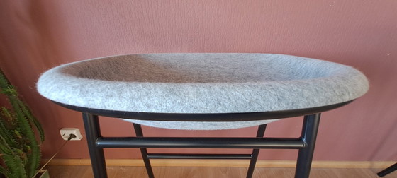 4 x De Vorm LJ 3 Barhocker aus PET-Filz mit schwarzem Stahlrahmen – Other, Metal (photo 12 of 16)