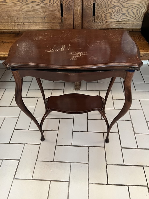Antieke houten bijzettafel/speeltafel met inklapfunctie