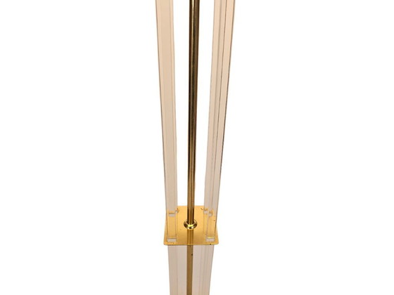 Image 1 of Lámpara de pie de lucita de latón y plexiglás