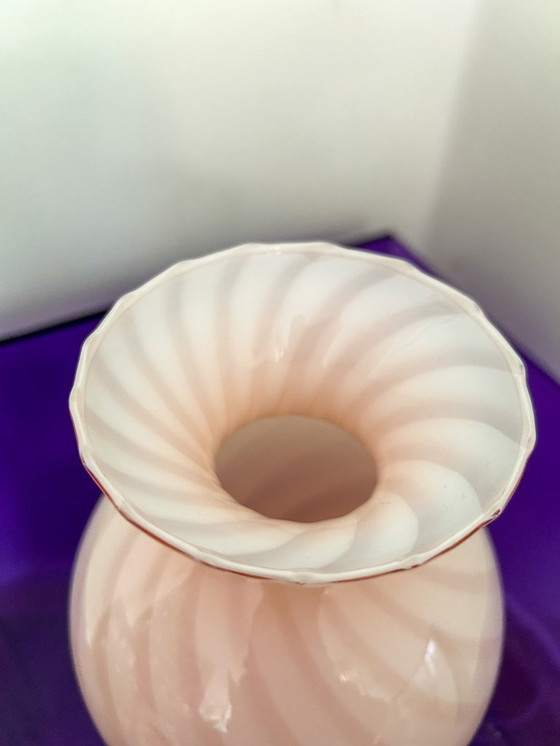 Image 1 of Vaso vintage in vetro di Murano rosa a spirale