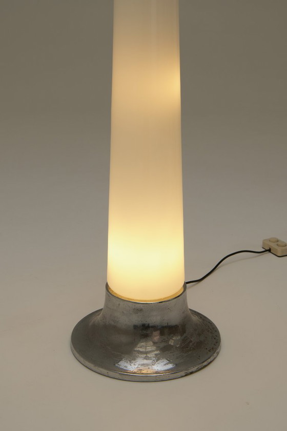 Image 1 of Stehlampe aus weißem Glas - Carlo Nason