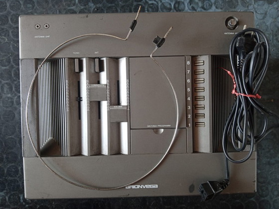 Image 1 of Diseño de Bellini Mario para la producción italiana de Brionvega: primer monitor de televisión en los años 70.