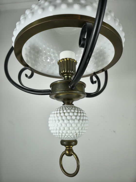 Image 1 of Lámpara de aceite antigua de cristal opalino