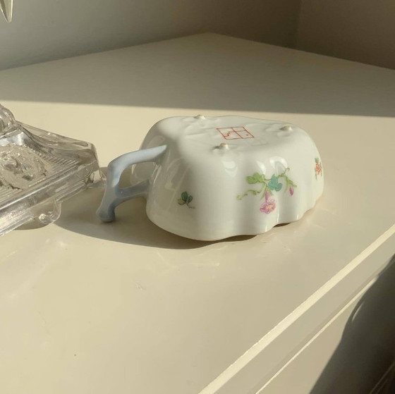 Image 1 of Coppia di antichi piatti giapponesi in porcellana Kutani a forma di foglia – Era Meiji/Taisho – Dipinti a mano e dorati