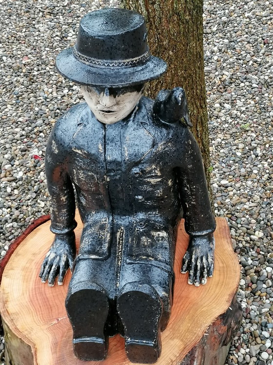 John Doe - ceramic sculpture of man with broken hat (photo 3 of 6)