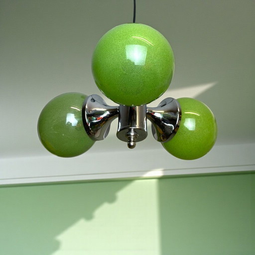 Lustre Sputnik à 3 lumières en métal chromé et verre vert, style moderne de l'ère spatiale, années 1960